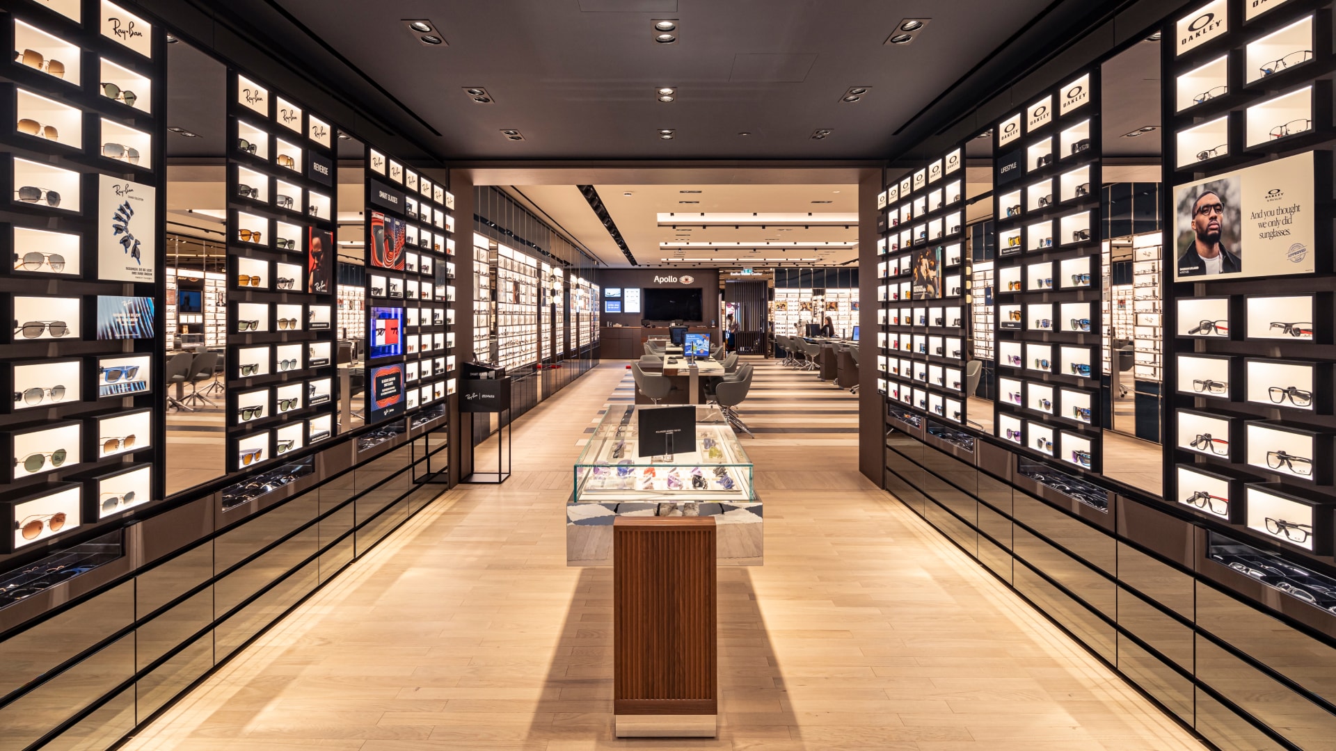http://cms.essilorluxottica.com/caas/v1/media/245014/data/picture/439c791c03889ef35fe6ba22af82a7c4.png